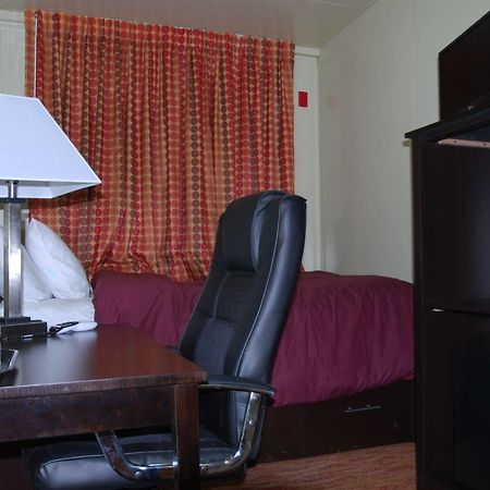 Shut Eye Hotel Alexander Bagian luar foto